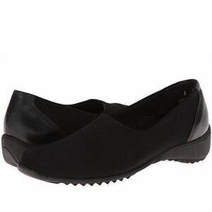 NEW MUNRO women's traveler stretch fabric slip on in black